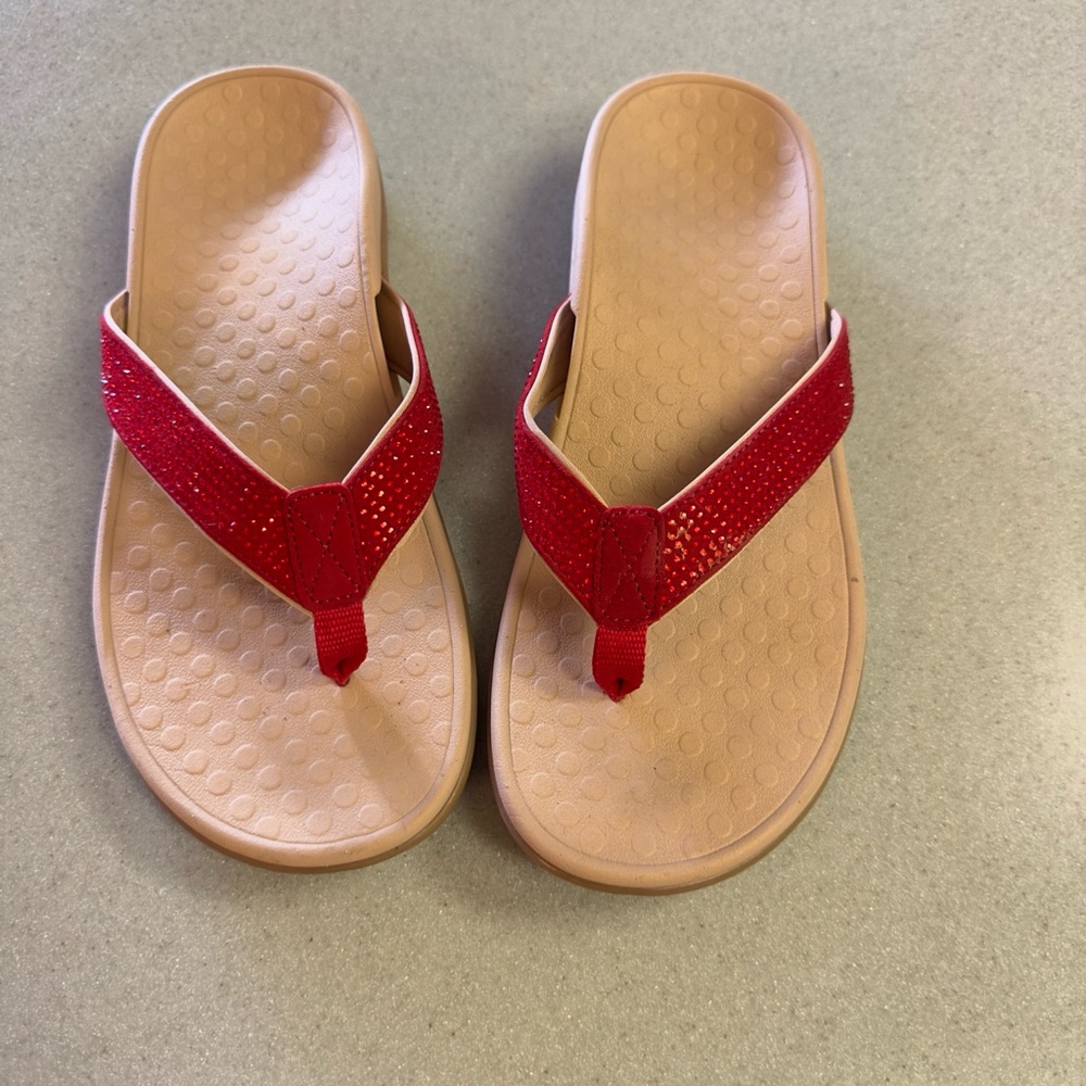 Vionic red sequin flip flops